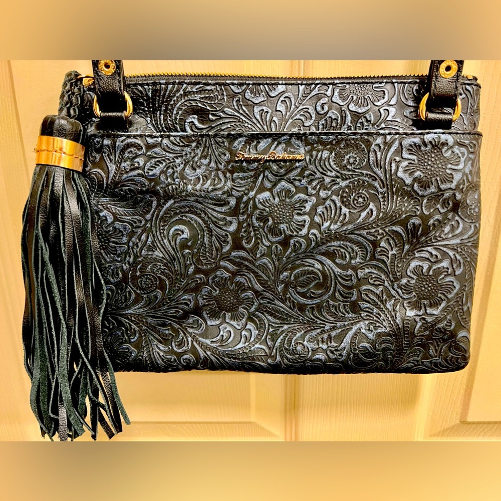 Beautiful Tommy Bahama Cross Body